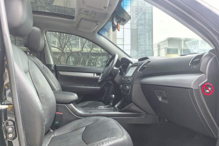 Used Kia Sorento 2013 2.4L 5-seat Gasoline Luxury Edition Interior 9