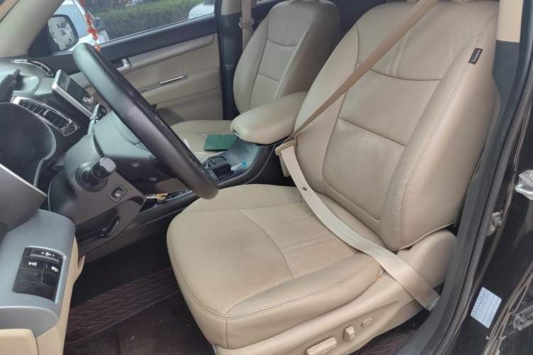 Used Kia Sorento 2013 2.4L 7-Seater Gasoline Supreme Edition Left Front Seat