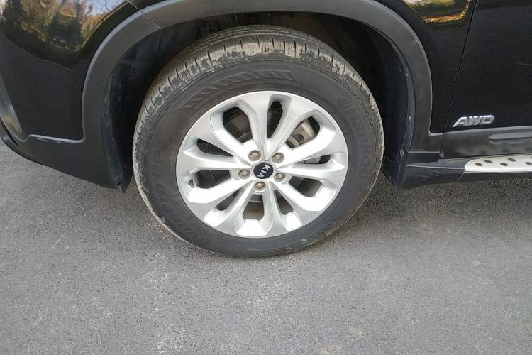 Used Kia Sorento 2013 2.2T 5-Seater Diesel Supreme Edition Left Front Wheel Hub