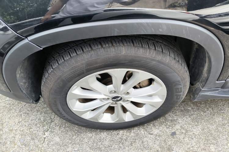Used Kia Sorento 2013 2.4L 7-seat Gasoline Luxury Edition Left Front Wheel Hub
