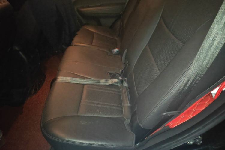 Used Kia Sorento 2013 2.4L 7-Seater Gasoline Luxury Version China IV Standard Left Rear Seat
