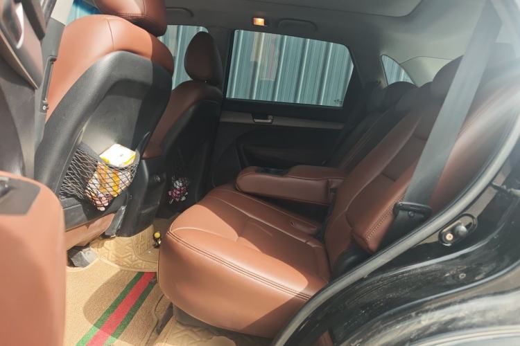 Used Kia Sorento 2013 2.4L 5-Seater Gasoline Comfort Edition Left Rear Seat