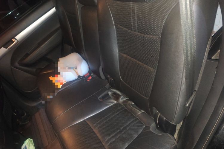 Used Kia Sorento 2013 2.2T 7-seat Diesel Luxury Edition Left Rear Seat