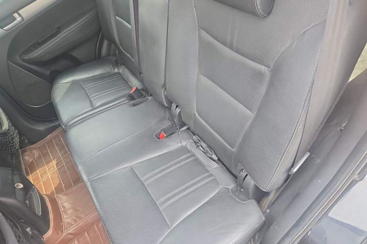Used Kia Sorento 2013 2.4L 5-seat Gasoline Luxury Edition Left Rear Seat
