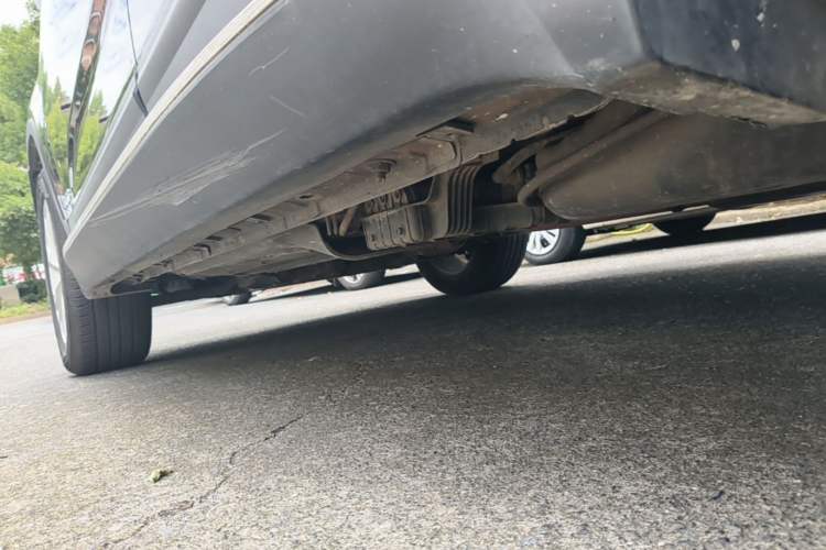 Used Kia Sorento 2013 2.4L 7-seat Gasoline Luxury Edition Left Side Sill
