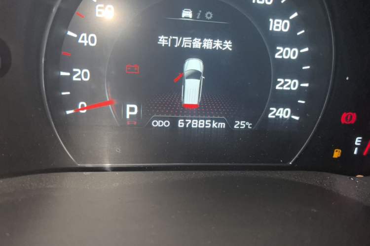 Used Kia Sorento 2013 2.2T 5-Seater Diesel Luxury Edition Odometer Close Up