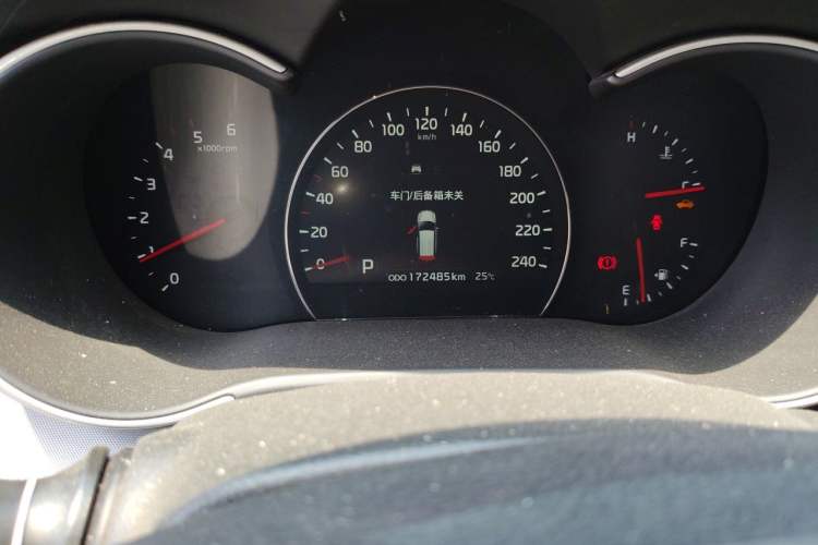 Used Kia Sorento 2013 2.2T 5-Seater Diesel Luxury Edition Odometer Close Up