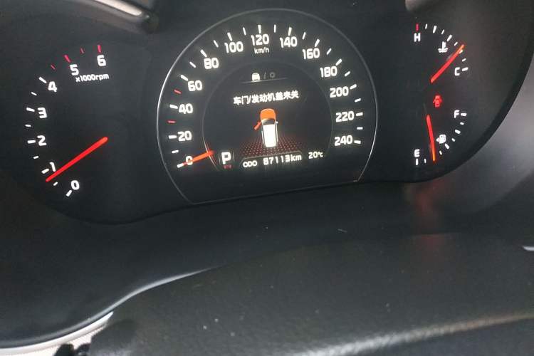 Used Kia Sorento 2013 2.2T 5-Seater Diesel Supreme Edition Odometer Close Up