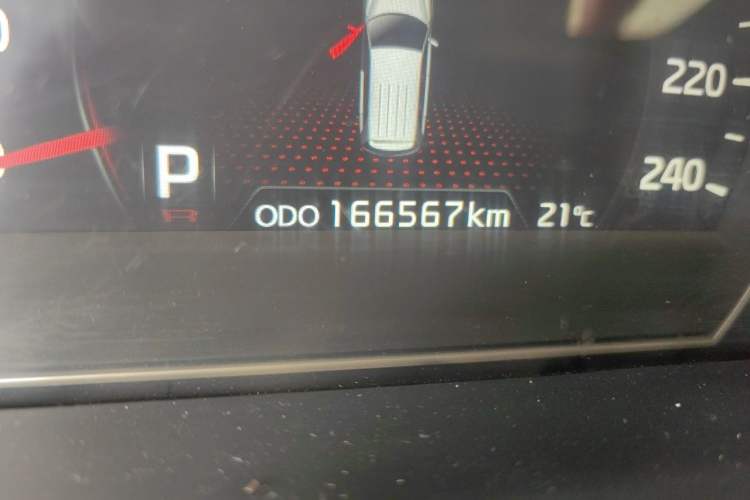 Used Kia Sorento 2013 2.4L 7-Seater Gasoline Supreme Edition Odometer Close Up