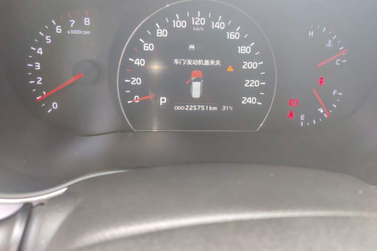 Used Kia Sorento 2013 2.4L 5-Seater Gasoline Supreme Edition China IV Standard Odometer Close Up