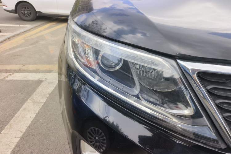 Used Kia Sorento 2013 2.4L 5-seat Gasoline Luxury Edition Right Front Headlight