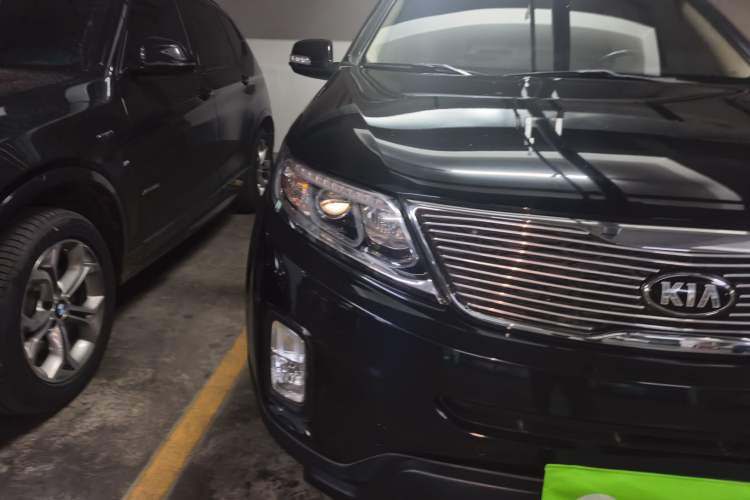 Used Kia Sorento 2013 2.4L 7-Seater Gasoline Comfort Version China IV Standard Right Front Headlight