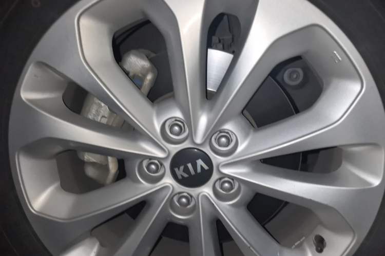 Used Kia Sorento 2013 2.2T 5-Seater Diesel Luxury Edition Right Front Wheel Hub