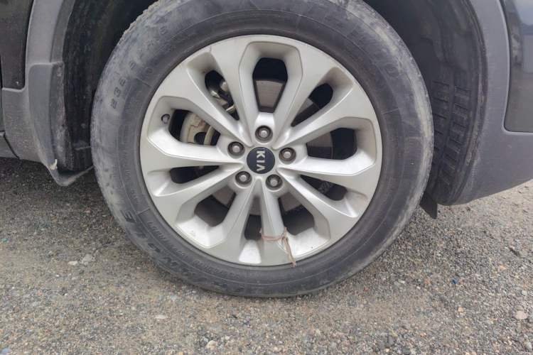 Used Kia Sorento 2013 2.4L 5-seat Gasoline Luxury Edition Right Front Wheel Hub