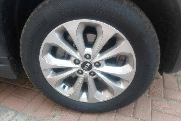 Used Kia Sorento 2013 2.2T 5-Seater Diesel Supreme Edition Right Front Wheel Hub