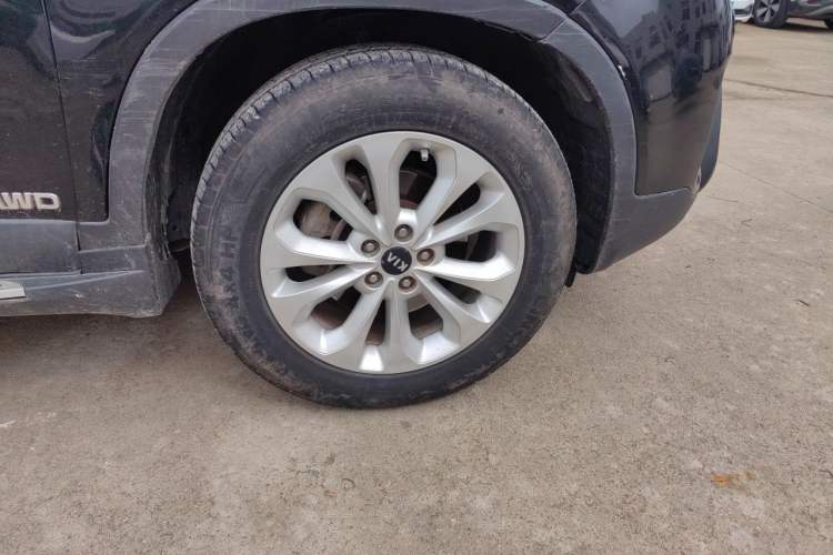 Used Kia Sorento 2013 2.4L 7-Seater Gasoline Supreme Edition Right Front Wheel Hub