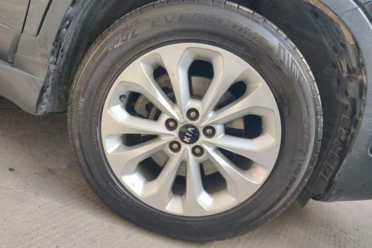 Used Kia Sorento 2013 2.4L 5-Seater Gasoline Supreme Edition China IV Standard Right Front Wheel Hub