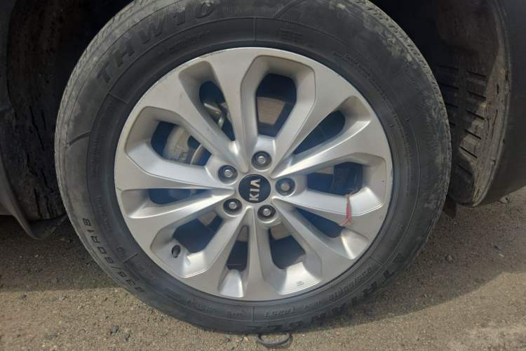 Used Kia Sorento 2013 2.4L 5-seat Gasoline Luxury Edition Right Front Wheel Hub