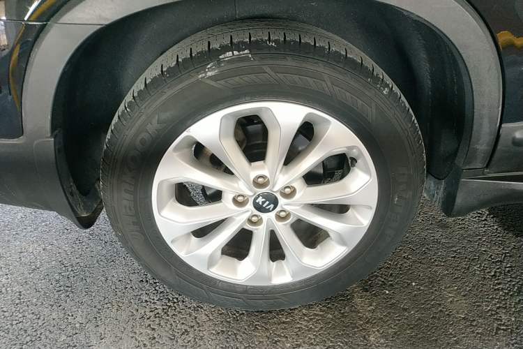 Used Kia Sorento 2013 2.2T 5-Seater Diesel Supreme Edition Right Rear Wheel Hub