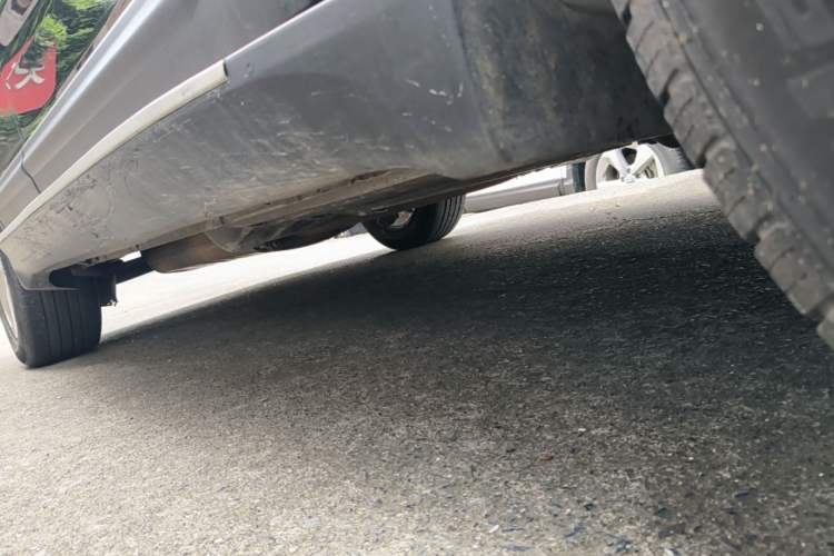 Used Kia Sorento 2013 2.4L 7-seat Gasoline Luxury Edition Right Side Sill