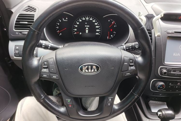 Used Kia Sorento 2013 2.2T 5-Seater Diesel Luxury Edition Steering Wheel