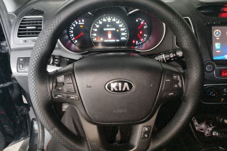Used Kia Sorento 2013 2.4L 7-Seater Gasoline Comfort Edition China V Standard Steering Wheel