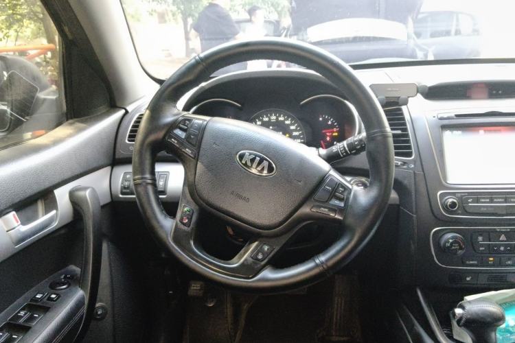 Used Kia Sorento 2013 2.4L 7-Seater Gasoline Luxury Edition China V Standard Steering Wheel