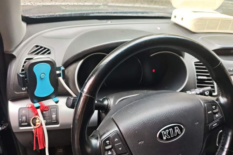 Used Kia Sorento 2013 2.4L 7-seat Gasoline Luxury Edition Steering Wheel