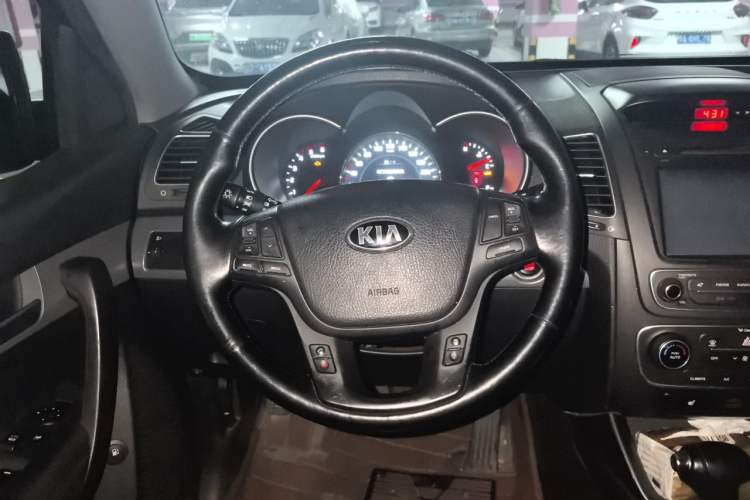 Used Kia Sorento 2013 2.2T 5-Seater Diesel Luxury Edition Steering Wheel