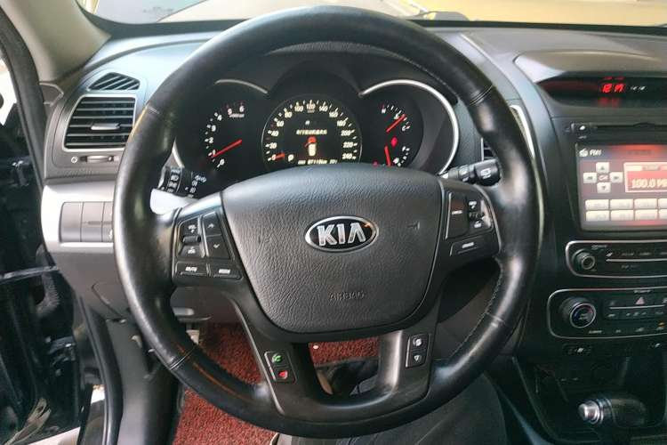 Used Kia Sorento 2013 2.2T 5-Seater Diesel Supreme Edition Steering Wheel