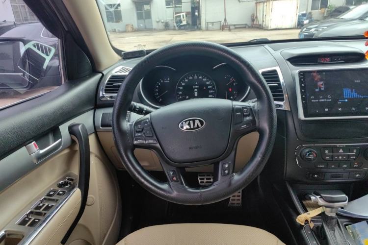 Used Kia Sorento 2013 2.4L 7-Seater Gasoline Supreme Edition Steering Wheel