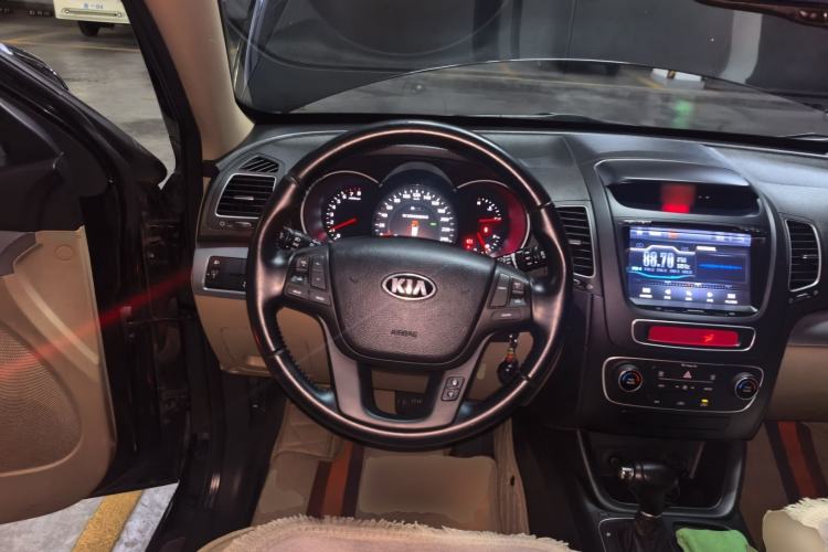 Used Kia Sorento 2013 2.4L 7-Seater Gasoline Comfort Version China IV Standard Steering Wheel