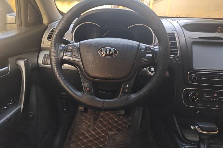 Used Kia Sorento 2013 2.2T 5-Seater Diesel Luxury Edition Steering Wheel