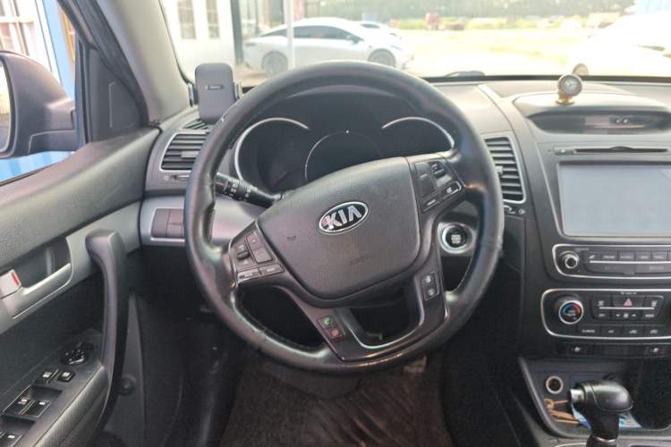 Used Kia Sorento 2013 2.4L 5-Seater Gasoline Supreme UVO Version China V Emission Standard Steering Wheel
