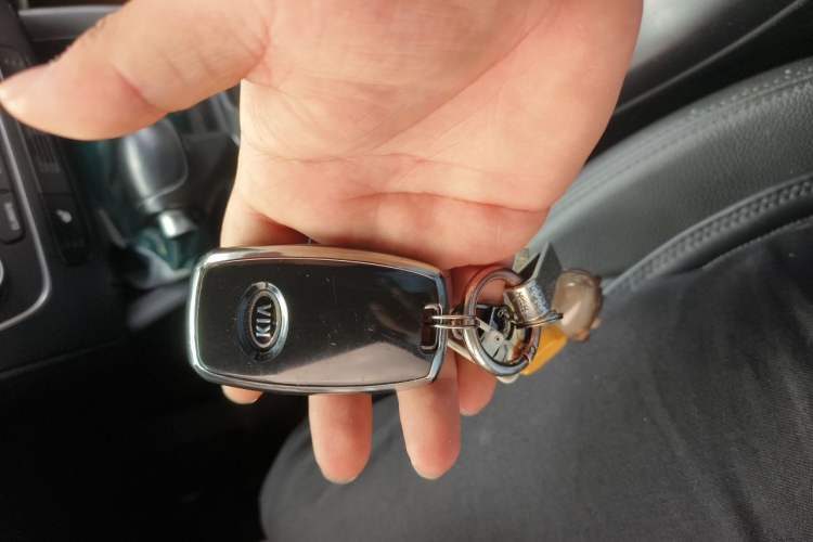 Used Kia Sorento 2013 2.4L 5-seat Gasoline Luxury Edition Vehicle Key