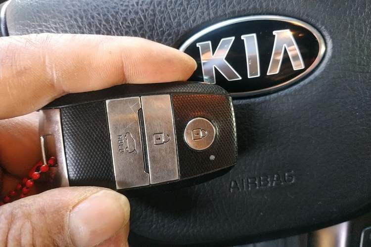 Used Kia Sorento 2013 2.2T 5-Seater Diesel Supreme Edition Vehicle Key