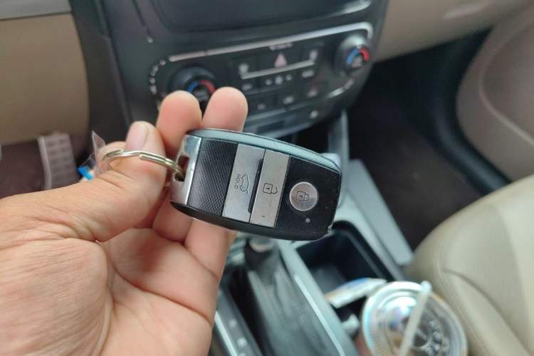 Used Kia Sorento 2013 2.4L 7-Seater Gasoline Supreme Edition Vehicle Key