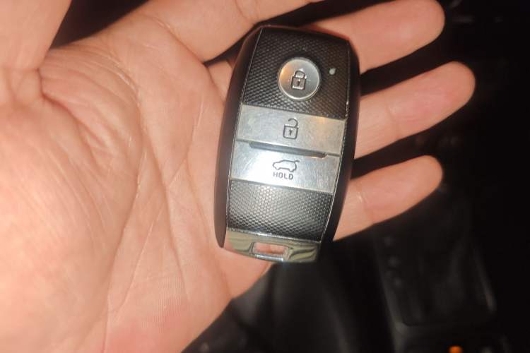 Used Kia Sorento 2013 2.2T 7-seat Diesel Luxury Edition Vehicle Key