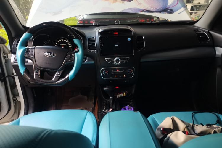 Used Kia Sorento 2013 2.4L 7-Seater Gasoline Luxury Version China IV Standard Center Console