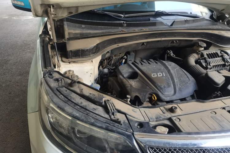Used Kia Sorento 2013 2.4L 7-Seater Gasoline Luxury Version China IV Standard Engine Bay Right