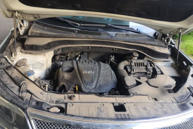 Used Kia Sorento 2013 2.4L 7-Seater Gasoline Luxury Version China IV Standard Engine Bay
