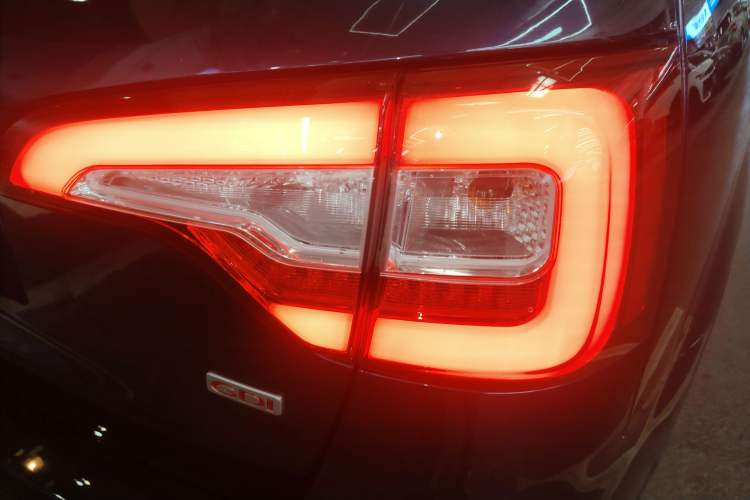Used Kia Sorento 2013 2.4L 5-Seater Gasoline Comfort Version China IV Standard Exterior 3