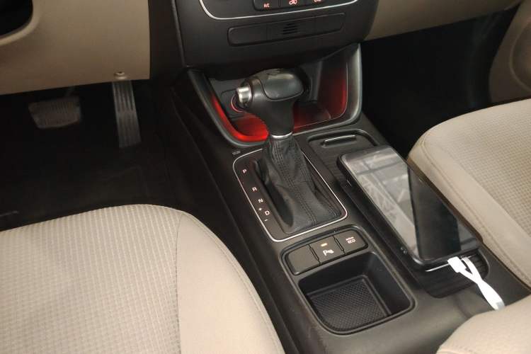 Used Kia Sorento 2013 2.4L 5-Seater Gasoline Comfort Version China IV Standard Gear Lever