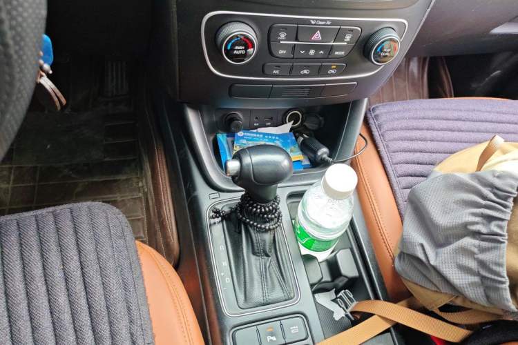Used Kia Sorento 2013 2.4L 7-Seater Gasoline Comfort Edition China V Standard Gear Lever