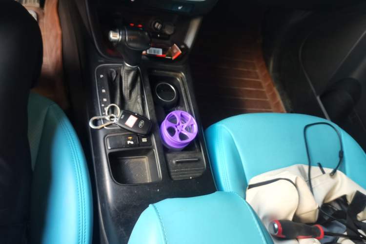 Used Kia Sorento 2013 2.4L 7-Seater Gasoline Luxury Version China IV Standard Gear Lever