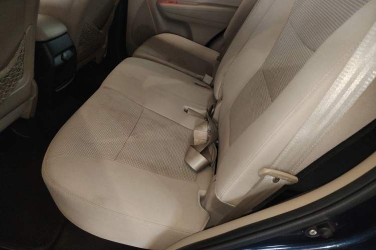 Used Kia Sorento 2013 2.4L 5-Seater Gasoline Comfort Version China IV Standard Left Rear Seat