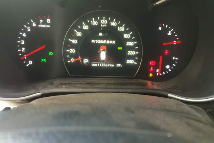 Used Kia Sorento 2013 2.4L 7-Seater Gasoline Luxury Version China IV Standard Odometer Close Up