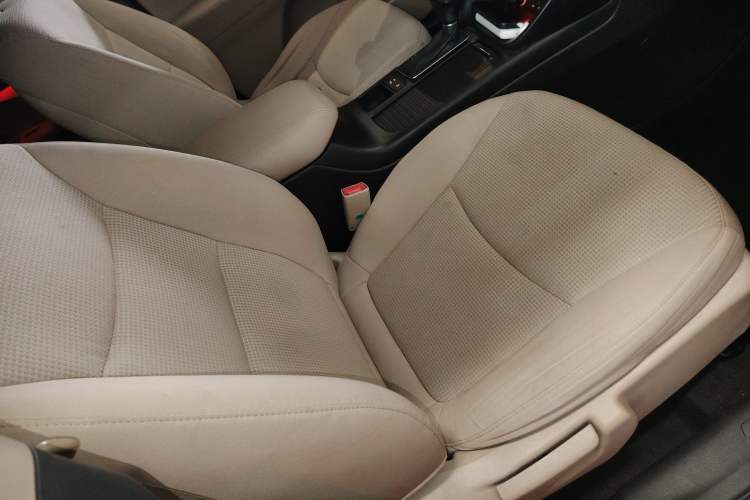 Used Kia Sorento 2013 2.4L 5-Seater Gasoline Comfort Version China IV Standard Right Front Seat