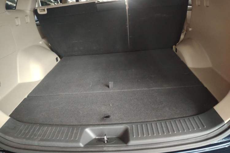 Used Kia Sorento 2013 2.4L 5-Seater Gasoline Comfort Version China IV Standard Trunk