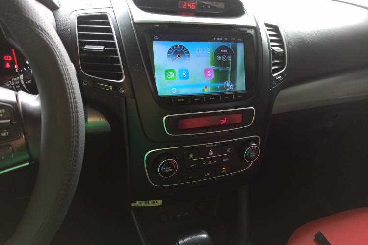 Used Kia Sorento 2013 2.4L 7-Seater Gasoline Comfort Version China IV Standard Audio And AC Panel